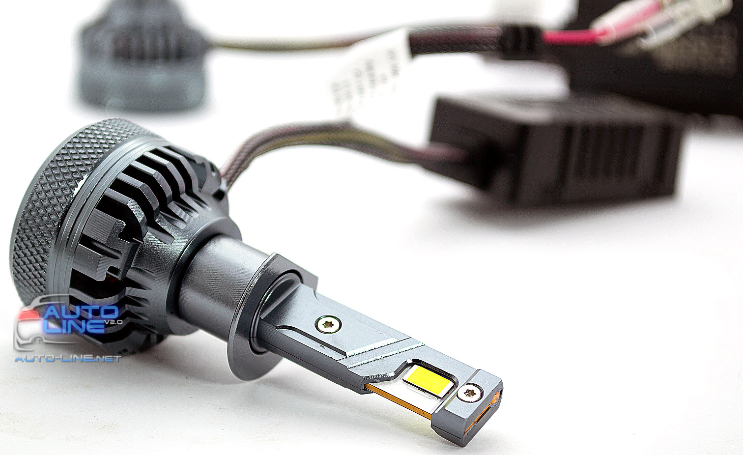 Мощные LED-лампы H1 с обманкой 9-32В 70Вт 5500K/18000Lm - Cyclone LED H1 5500K type 48