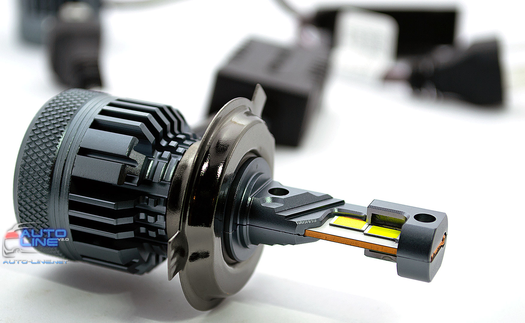 Мощные LED-лампы H4 с обманкой 9-32В 70Вт 5500K/18000Lm - Cyclone LED H4 H/L 5500K type 48