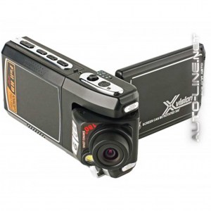 X-Vision H-900 — автомобильный видеорегистратор с поворотной камерой и поворотным дисплеем